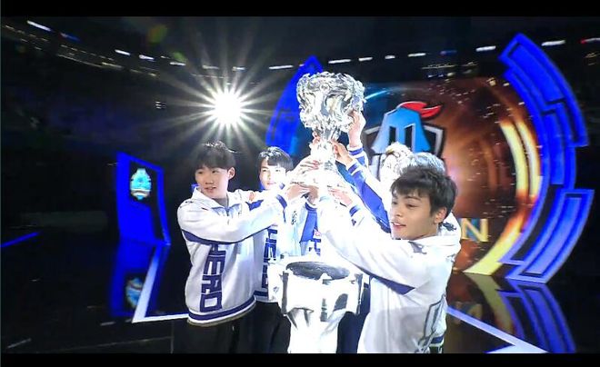 区描绘了一 区描绘了一