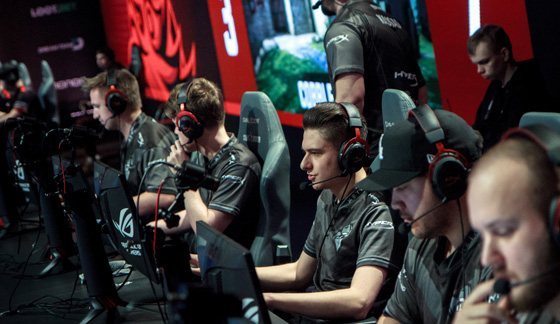 挥洒汗水的 挥洒汗水的