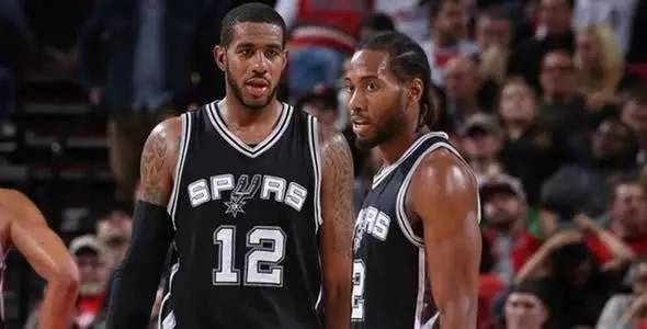 由肋部直塞 由肋部直塞