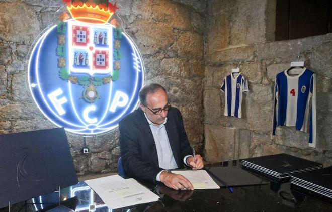 转会窗口里 转会窗口里